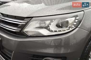 Внедорожник / Кроссовер Volkswagen Tiguan 2015 в 