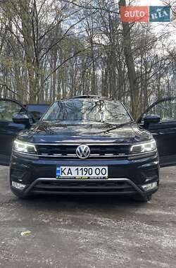 Позашляховик / Кросовер Volkswagen Tiguan 2021 в 