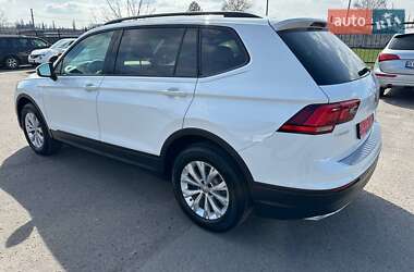 Позашляховик / Кросовер Volkswagen Tiguan 2017 в 