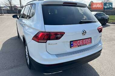 Позашляховик / Кросовер Volkswagen Tiguan 2017 в 