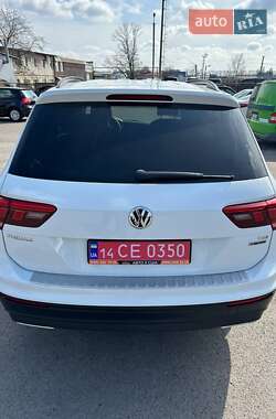 Позашляховик / Кросовер Volkswagen Tiguan 2017 в 