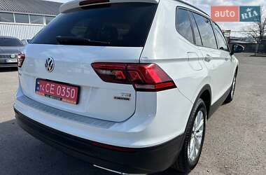 Позашляховик / Кросовер Volkswagen Tiguan 2017 в 