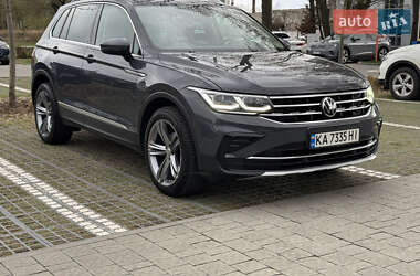 Внедорожник / Кроссовер Volkswagen Tiguan 2021 в 