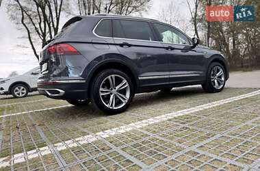 Внедорожник / Кроссовер Volkswagen Tiguan 2021 в 