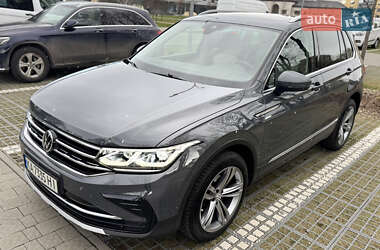 Внедорожник / Кроссовер Volkswagen Tiguan 2021 в 