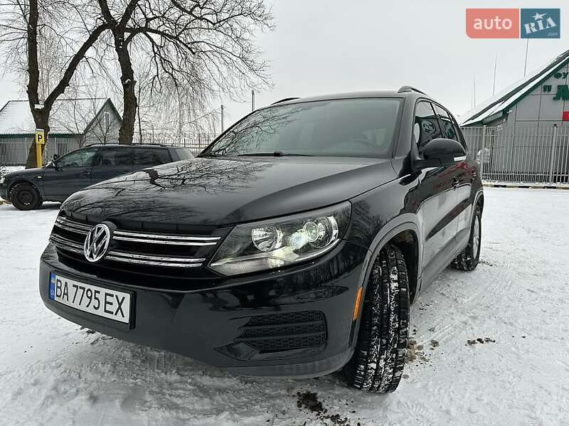 Внедорожник / Кроссовер Volkswagen Tiguan 2015 в 
