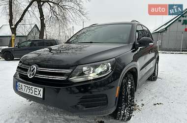 Внедорожник / Кроссовер Volkswagen Tiguan 2015 в 