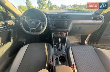 Позашляховик / Кросовер Volkswagen Tiguan 2017 в 