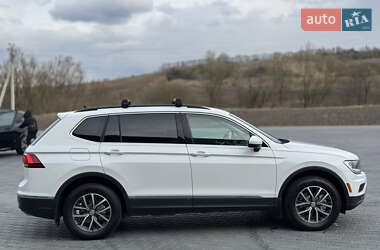 Внедорожник / Кроссовер Volkswagen Tiguan 2020 в 