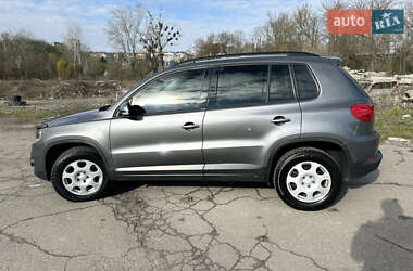 Внедорожник / Кроссовер Volkswagen Tiguan 2011 в 