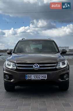 Позашляховик / Кросовер Volkswagen Tiguan 2012 в 