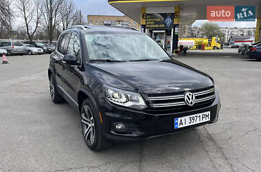 Внедорожник / Кроссовер Volkswagen Tiguan 2016 в 