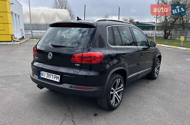 Внедорожник / Кроссовер Volkswagen Tiguan 2016 в 