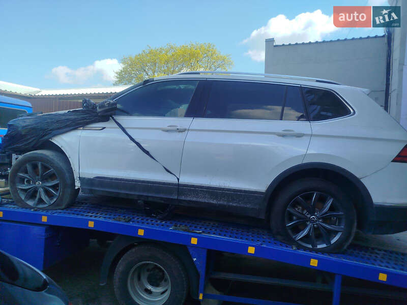 Позашляховик / Кросовер Volkswagen Tiguan 2022 в Одесі