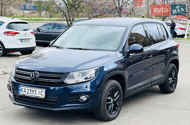Внедорожник / Кроссовер Volkswagen Tiguan 2011 в 