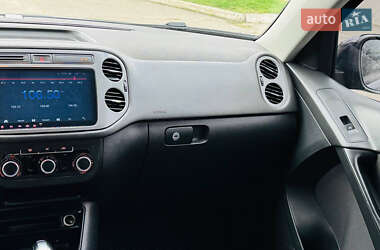 Внедорожник / Кроссовер Volkswagen Tiguan 2011 в 