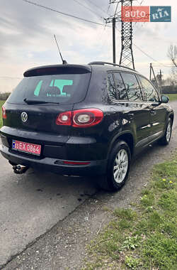 Внедорожник / Кроссовер Volkswagen Tiguan 2011 в 