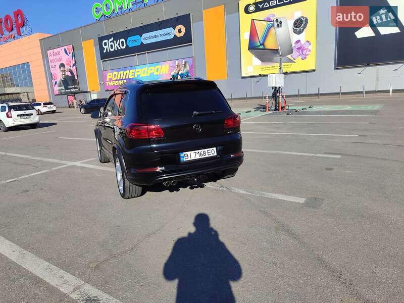 Внедорожник / Кроссовер Volkswagen Tiguan 2015 в Новых Санжарах