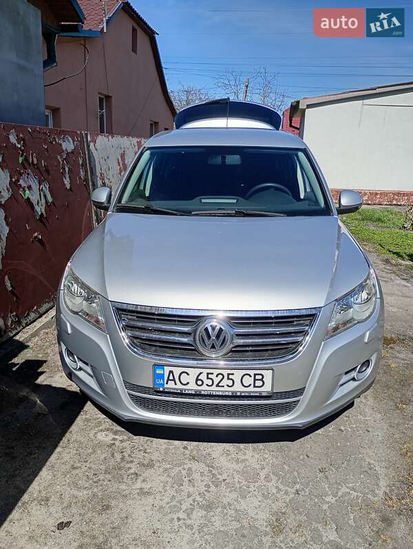 Внедорожник / Кроссовер Volkswagen Tiguan 2010 в 