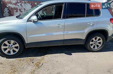 Внедорожник / Кроссовер Volkswagen Tiguan 2010 в 