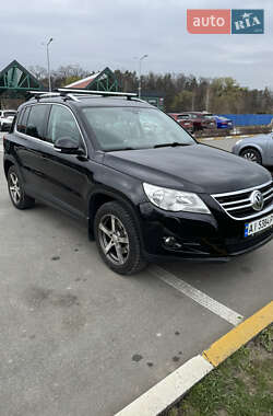 Внедорожник / Кроссовер Volkswagen Tiguan 2010 в 