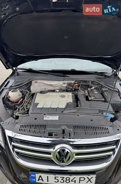 Внедорожник / Кроссовер Volkswagen Tiguan 2010 в 