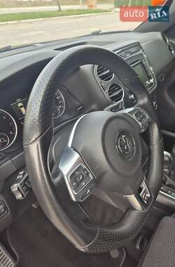 Внедорожник / Кроссовер Volkswagen Tiguan 2012 в 