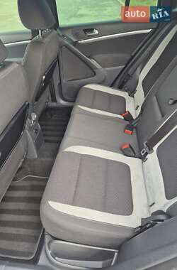 Внедорожник / Кроссовер Volkswagen Tiguan 2012 в 