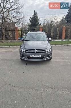 Внедорожник / Кроссовер Volkswagen Tiguan 2012 в 