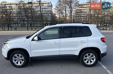 Внедорожник / Кроссовер Volkswagen Tiguan 2009 в 