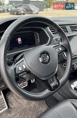 Внедорожник / Кроссовер Volkswagen Tiguan 2020 в 