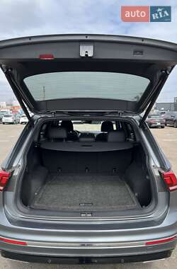 Внедорожник / Кроссовер Volkswagen Tiguan 2020 в 