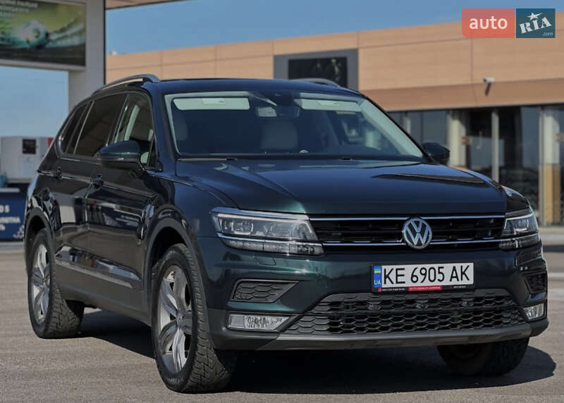 Внедорожник / Кроссовер Volkswagen Tiguan 2018 в 