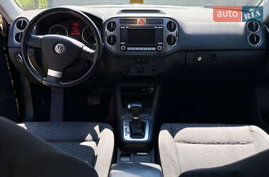Позашляховик / Кросовер Volkswagen Tiguan 2008 в 