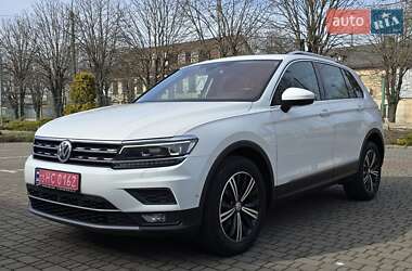 Внедорожник / Кроссовер Volkswagen Tiguan 2018 в 
