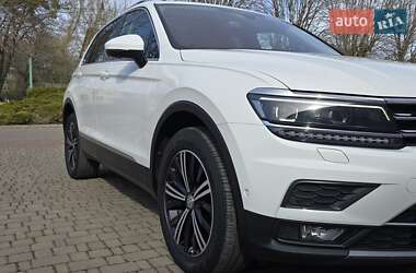 Внедорожник / Кроссовер Volkswagen Tiguan 2018 в 