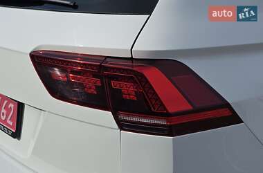 Внедорожник / Кроссовер Volkswagen Tiguan 2018 в 