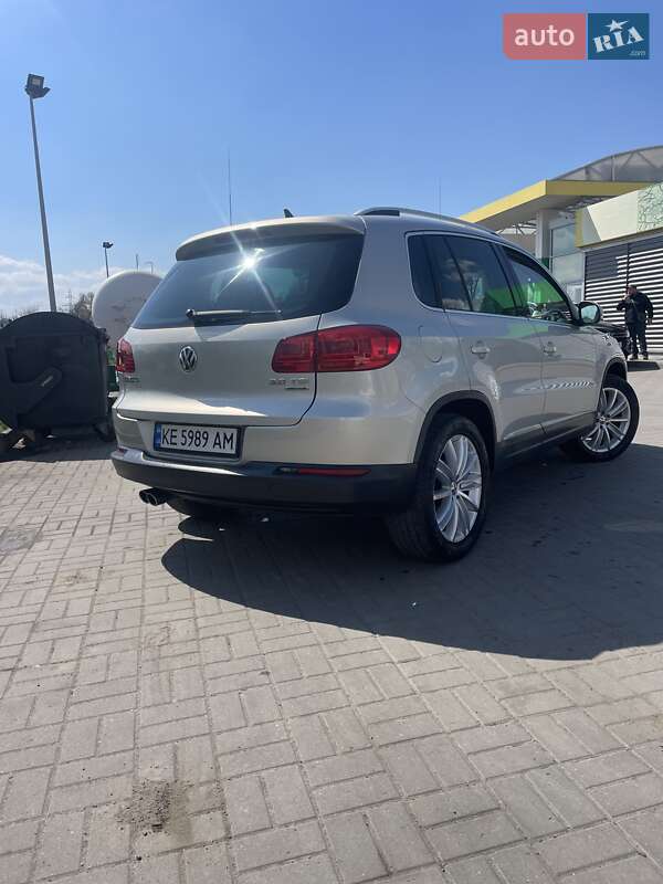 Внедорожник / Кроссовер Volkswagen Tiguan 2011 в Новомосковске фото 3 Внедорожник / Кроссовер Volkswagen Tiguan 2011 в Новомосковске
