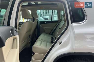 Позашляховик / Кросовер Volkswagen Tiguan 2014 в 