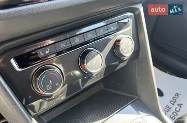 Внедорожник / Кроссовер Volkswagen Tiguan 2018 в 