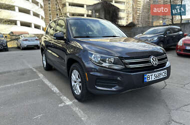 Внедорожник / Кроссовер Volkswagen Tiguan 2016 в 