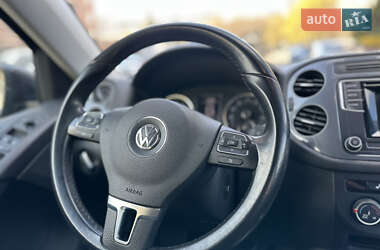 Внедорожник / Кроссовер Volkswagen Tiguan 2016 в 