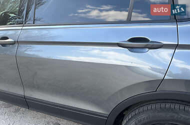 Внедорожник / Кроссовер Volkswagen Tiguan 2019 в 