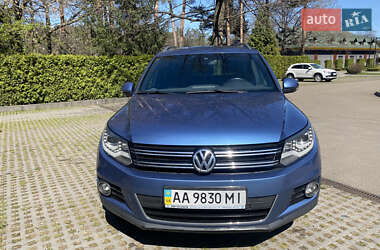Позашляховик / Кросовер Volkswagen Tiguan 2012 в 