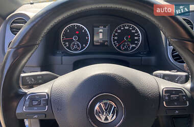 Позашляховик / Кросовер Volkswagen Tiguan 2012 в 