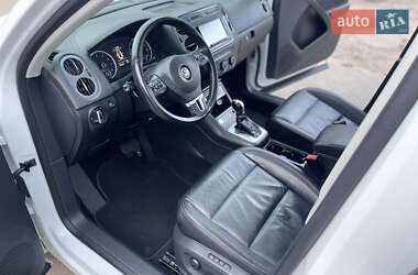 Внедорожник / Кроссовер Volkswagen Tiguan 2016 в 