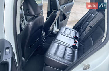 Внедорожник / Кроссовер Volkswagen Tiguan 2016 в 