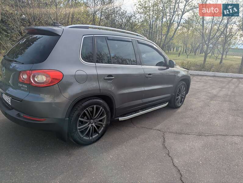 Позашляховик / Кросовер Volkswagen Tiguan 2010 в Южноукраїнську