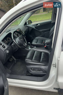 Внедорожник / Кроссовер Volkswagen Tiguan 2011 в 