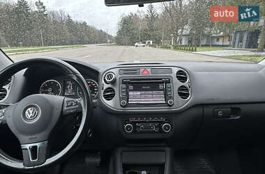 Внедорожник / Кроссовер Volkswagen Tiguan 2011 в 